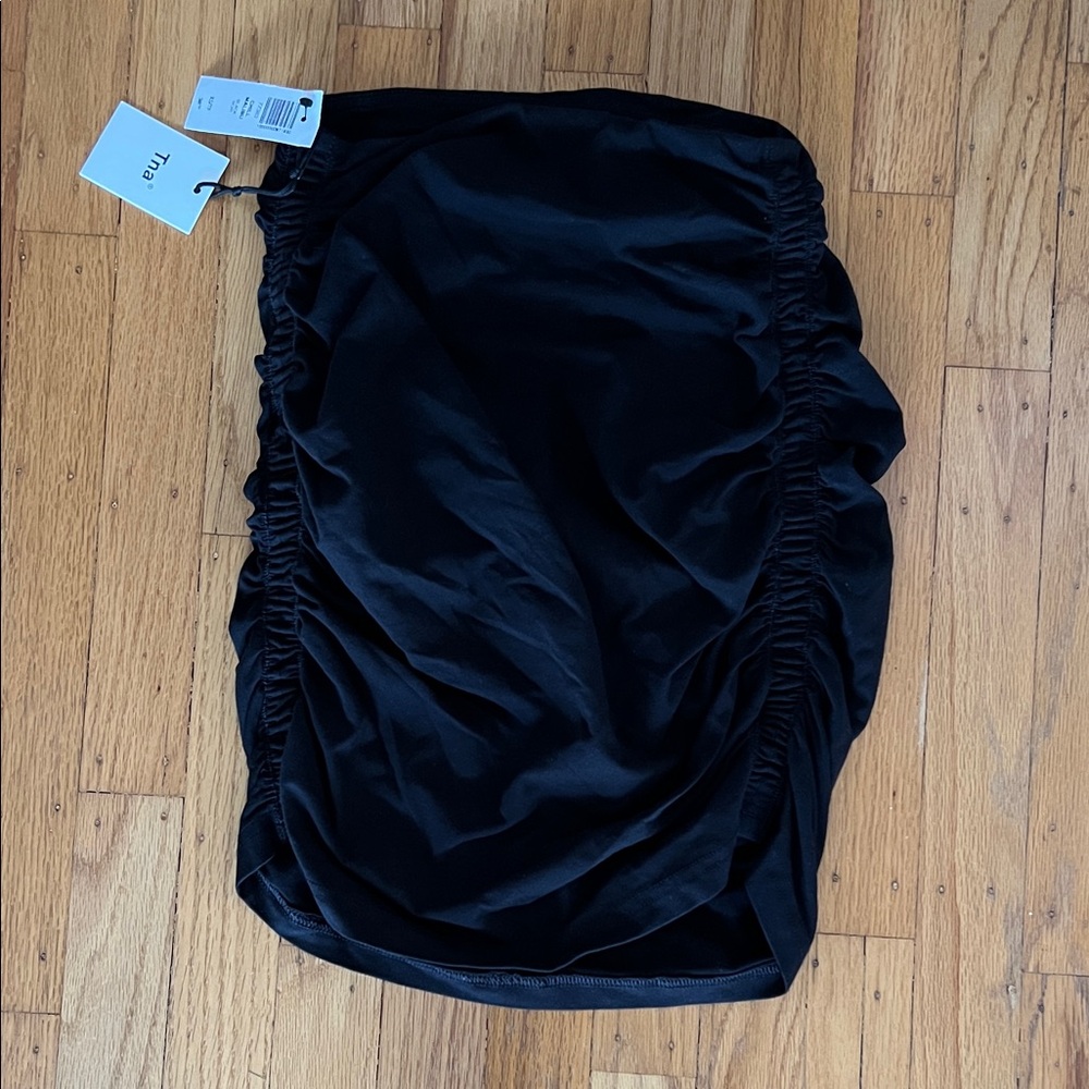 BNWT! Aritzia TNA black chill Malibu ruched mini skirt XS